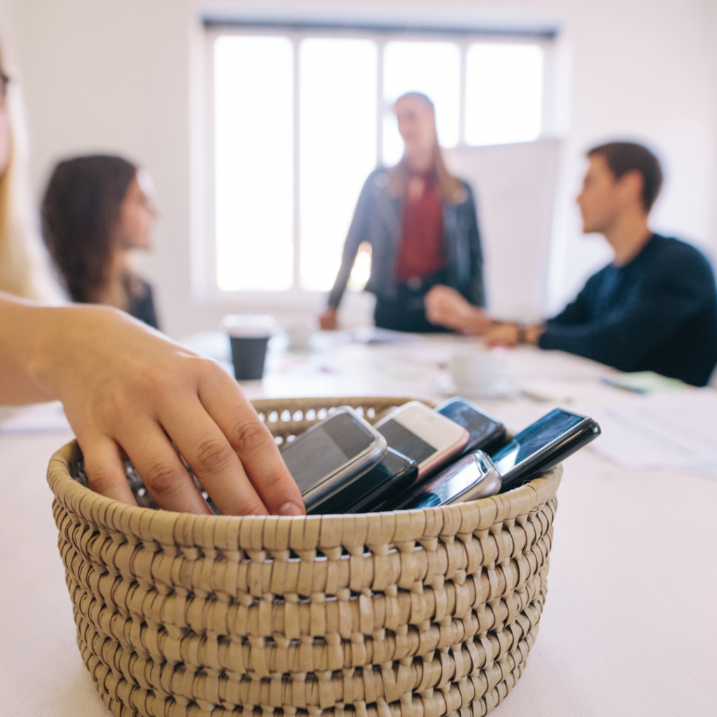 Digital Detox - Network at Meetings without Your Cell Phones