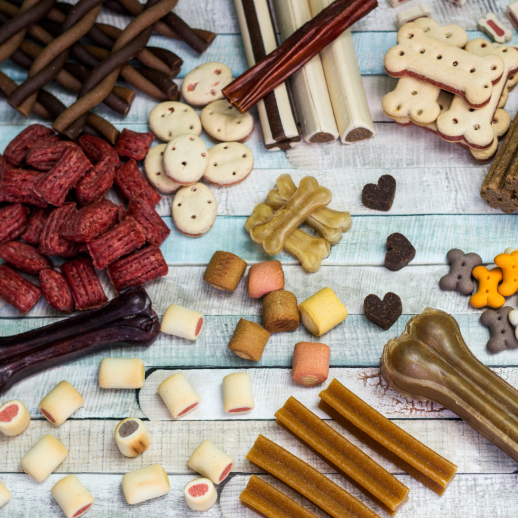 Pet food, snacks for dogs⁠